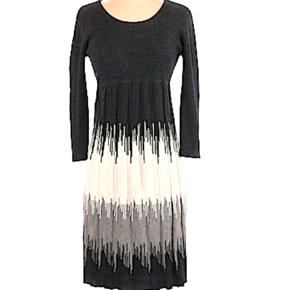 🌸🌸 2/$25 Pretty Sweater Dress